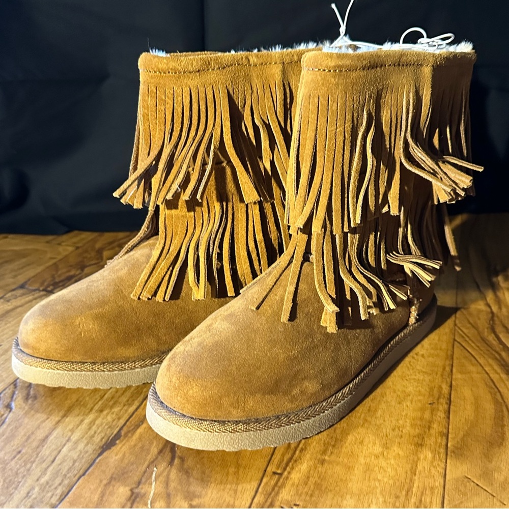 Fringe Fur short Boots size 4